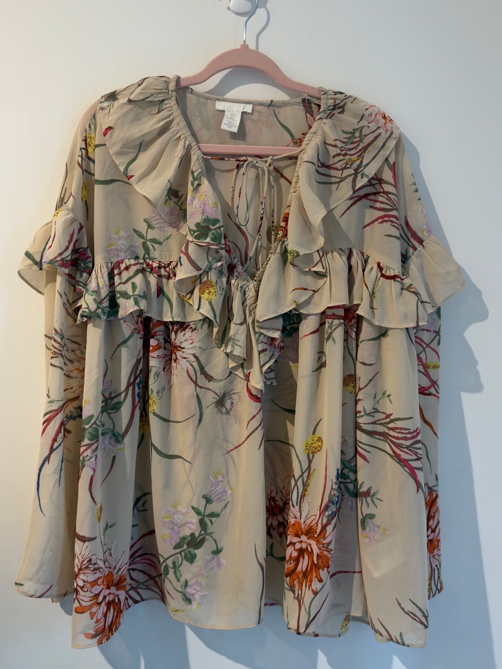 H&M Beige Floral Ruffle Tunic Top - Picture 3 of 5